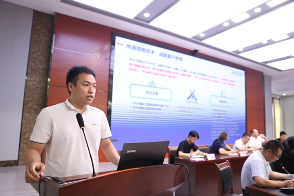 尊龙凯时技术华中区交赋予服务部总监潘阳